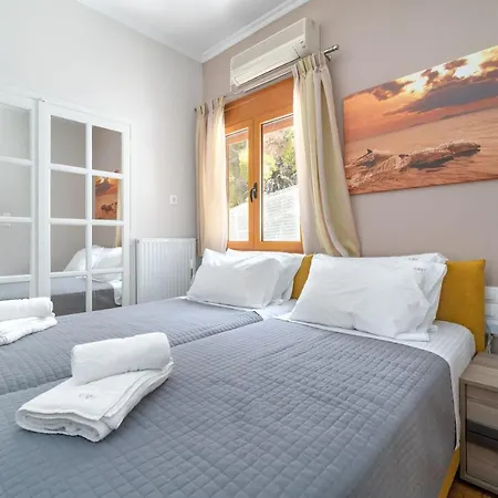 Artemida Apartment *